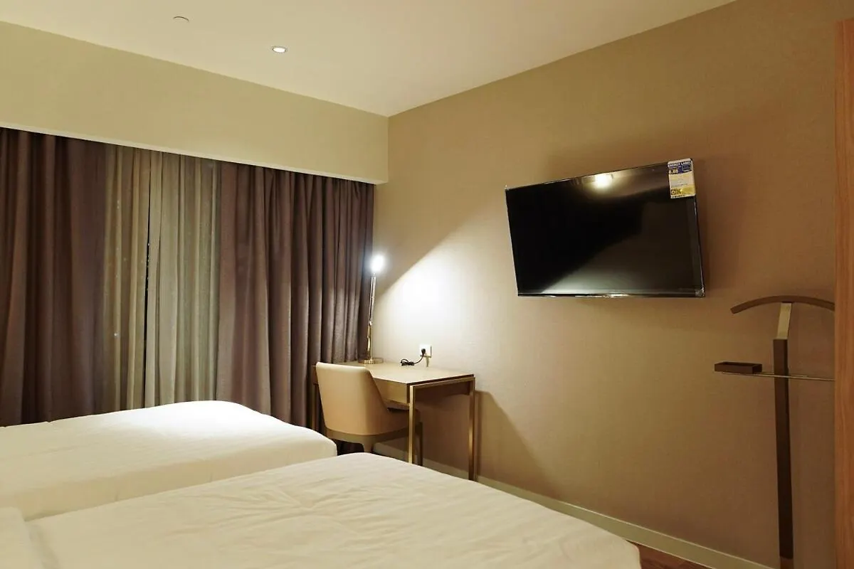 Standard Rockwell Skylineview Twin By Premiumstayph Manila