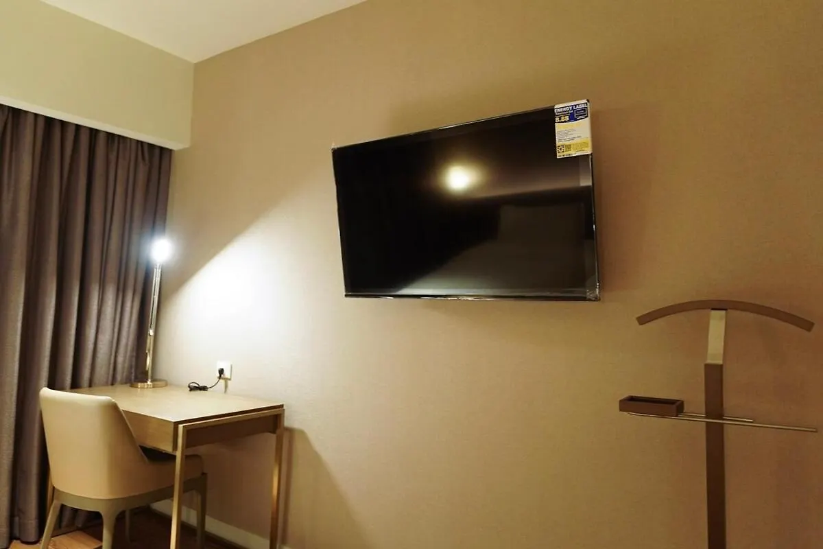 Apartment Standard Rockwell Skylineview Twin By Premiumstayph Manila